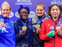 Хөдөлмөрийн баатар С.Батцэцэг ДАШТ-ээс хүрэл медаль хүртлээ