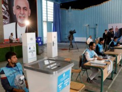 Афганистаны Ерөнхийлөгчийн сонгуулийн ирц тал хувьдаа хүрээгүй байна