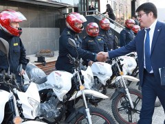 Байгаль хамгаалагчдад автомашин, мотоцикл гардуулан өглөө