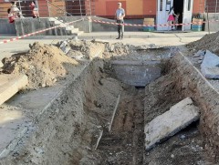 Наадамчдын зам дагуух 200 м замыг түр хаана