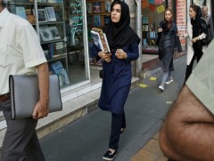 Гадаад хүнтэй гэрлэсэн иран эмэгтэйн хүүхэд Ираны иргэн болох эрхтэй боллоо