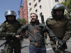 Чилийн 2 хотод онц байдал тогтоолоо 
