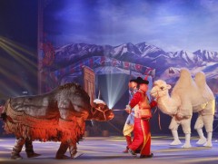 Францад тоглох уран бүтээлчдийнхээ бэлтгэл сургуулилттай танилцав 