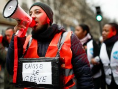 Францад тэтгэврийн шинэчлэлтэй холбоотой ажил хаялт 26 дахь өдрөө үргэлжиллээ