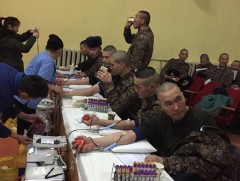 Зэвсэг хүчний 032 дугаар ангийн хамт олон цусаа хандивлав