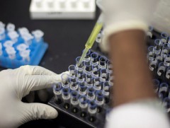 Москвагийн лабораторийн сэргээшийн дээж авах, шинжилгээ хийх эрхийг түр зогсоожээ