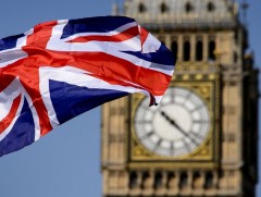 Их Британи Иран, Ирак дахь дипломат ажилчдаа цөөлнө 