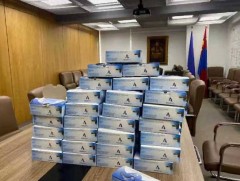 Монгол компани ӨМӨЗО-ны Рашаан хотод 4000 ширхэг амны хаалт хүргүүллээ