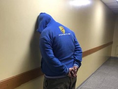 Шөнийн цагаар автомашины дугуй хулгайлдаг этгээдийг баривчиллаа