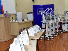 3.2 тэрбум төгрөгийн өртөгтэй эмнэлгийн багаж, тоног төхөөрөмж өглөө 