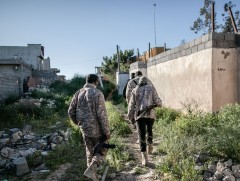 Ливийн засаглал цэргийнхний гарт шилжлээ гэж мэдэгдэв