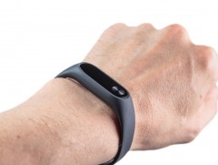 БНСУ тусгаарлагдсан хүмүүст цахилгаан бугуйвч зүүлгэж хянахыг дэмжлээ