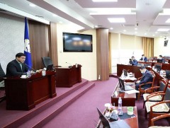 Иргэдийн аюулгүй байдалд эрсдэл учруулж болзошгүй шаардлага хангахгүй хашаануудыг буулгаж, цэгцлэх..