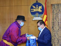 Улсын заан цолтнууд хандив өргөлөө