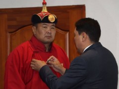 Улсын аварга П.Бүрэнтөгсийг БХЯ-ны 