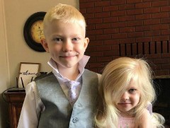 Өөрийгөө эрсдэлд оруулж, охин дүүгээ аварсан хүүд WBC холбооны аваргын бүс өгөв