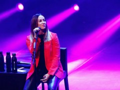 Аланис Морисеттийн удаан хүлээлгэсэн шинэ цомог гарлаа