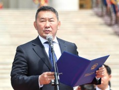 “Миний мэдэх Ерөнхийлөгч Баттулга” ном дахин хэвлэгджээ