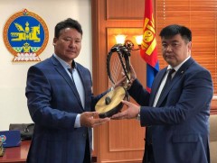 Соёл судлаач Д.Ганпүрэв  Соёлын яаманд 