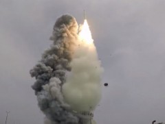 БНХАУ анх удаа Шар тэнгисээс зөөвөрлөгч пуужин сансар руу хөөргөлөө