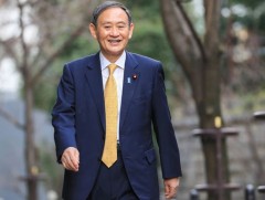 Суга Ёшихидэ намын даргын өрсөлдөөнд тэргүүлж байна