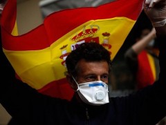 Мадрид хотын иргэд нийгмийн давхаргаар ялгаварлаж хорио тогтоохыг эсэргүүцлээ 