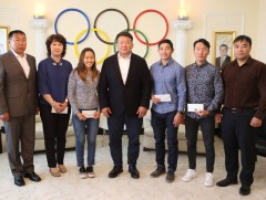 Өвлийн спортын тамирчдад олимпийн тэтгэлэг олгов