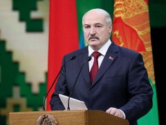Александр Лукашенко Беларусийн Ерөнхийлөгчийн тангарагаа өргөлөө