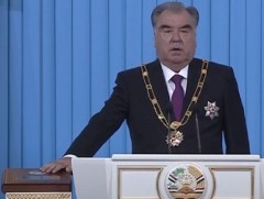 Тажикистаны Төрийн тэргүүн Эмомали Рахмон тангараг өргөлөө 