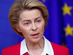 Еврокомиссын тэргүүн ажиглан тусгаарлалтанд  оржээ