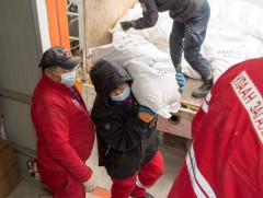 Хүнс тэжээлийн дутагдалтай байгаа 1000 өрхөд хүнсний багц хүргэж байна