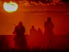 Хилийн зурваст зөвшөөрөлгүй нэвтэрч мод бэлтгэж байсныг хилчид илрүүллээ