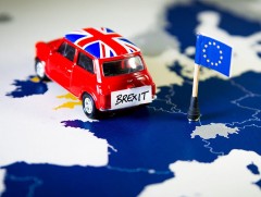 Брекситийн гэрээтэй холбоотой асуудлыг ирэх амралтын өдрүүдэд эцэслэн шийдэх боллоо   