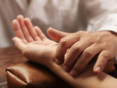 Д.Цэрэнсодном: Халдвараас хамгаалах эм бэлдмэлийг өөрсдөө үйлдвэрлэх боломжтой