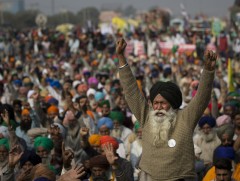 Энэтхэгийн тариаланчид эсэргүүцлийн хөдөлгөөн өрнүүлж байна  