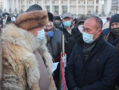 Өлсгөлөн зарласан УИХ-ын гишүүн С.Ганбаатарын майхан цахилгаанд холбогджээ