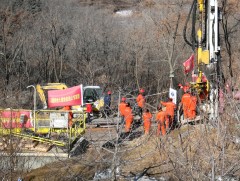 Хятад улсад уурхайчдыг аврах ажиллагаа үргэлжилж байна