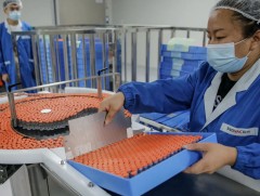 БНХАУ 1,4 тэрбум хүн амаа коронавирусний эсрэг вакцинд үнэ төлбөргүй хамруулна