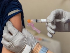 ПЕРУ: Төрийн албаныхан коронавирусний эсрэг вакциныг нууцаар тариулсан хэргийг шалгаж байна 