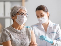 Коронавирусний вакцин хүнд хэлбэрийн өвчлөлийн эрсдэлийг 80 гаруй хувиар бууруулж байна