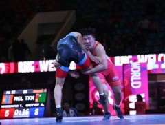 М.Цогтгэрэл өнгөрсөн жилийн медалийн өнгөө хувиргаж үзүүрлэв