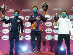 Чөлөөт бөхийн эмэгтэйчүүд тивийн аваргад багаараа тэргүүллээ