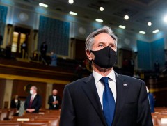 АНУ-ын Төрийн нарийн бичгийн дарга Украинд айлчилж байна 