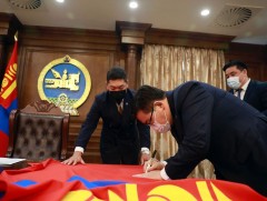 УИХ-ын дарга Г.Занданшатар Дэлхийн цомын тэмцээнд оролцох шатарчдыг хүлээн авч уулзлаа