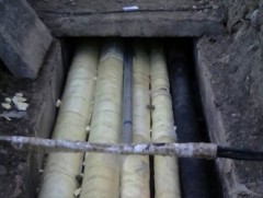 Баянгол дүүргийн 12 дугаар хороонд авто замын цэвэр усны шугамын ажил хийгдэж байна