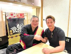 Алдарт хөлбөмбөгчин Кейсүкэ Хонда Монголын хөлбөмбөгийн баг тамирчдыг дэмжиж ажиллана