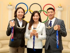 Олимпын медальтнуудыг МҮОХ-ны 