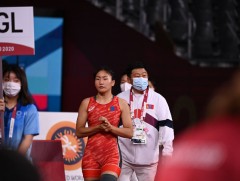 Х.Болортуяа Болгарын бөхөд ялагдав