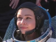 Сансарт кино зураг авсан ОХУ-ын уран бүтээлчид эх дэлхийд ирлээ