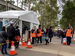 Австрали улс 2022 он хүртэл жуулчид болон гадаад оюутнуудыг хүлээн авахгүй